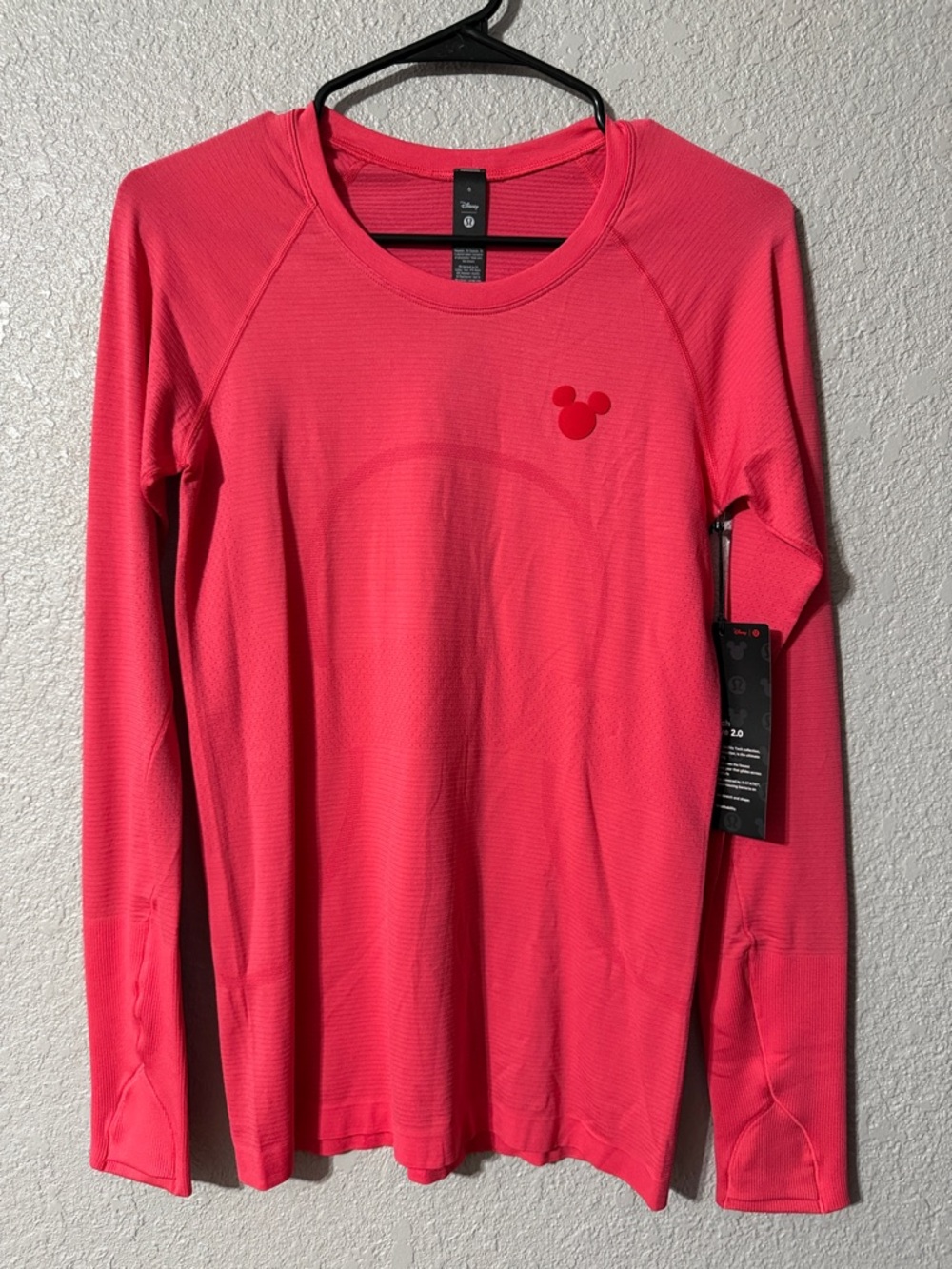 Lululemon x Disney Collab  Swiftly Tech Long Sleeve 2.0 Lip Gloss